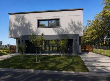 Casa · 167m² · 4 Ambientes · Casa en Venta en Barrio Santa Sofia, Pilar del Este