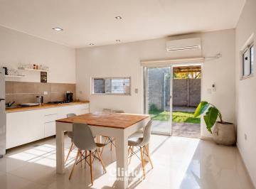 Casa · 68m² · 3 Ambientes · 1 Cochera · Casa | 2 Ambientes | Pileta | Cochera | Patio | Excelente Ubicación