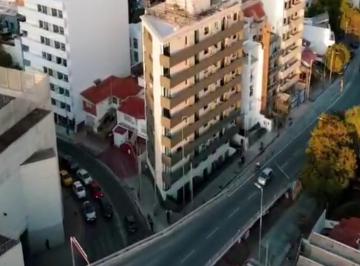 Vista del edificio · Dueño Vende