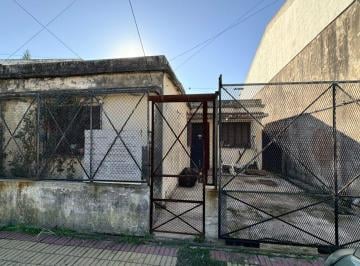 Casa 309m² Venta Banfield · Venta en Block de Casa Al Frente y Departamento Atras en Banfield