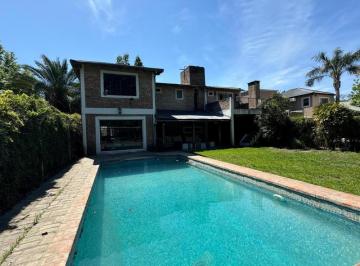 Casa · 200m² · 6 Ambientes · Venta Casa Bella Vista