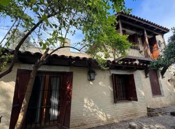 Casa · 302m² · 5 Ambientes · 1 Cochera · Venta Casa en Bella Vista