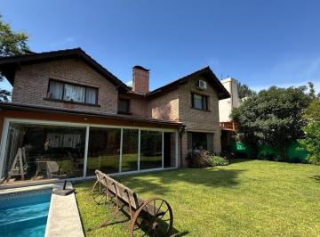 Casa · 258m² · 4 Ambientes · 1 Cochera · Venta Casa en Barrio Las Palmas, Muñiz