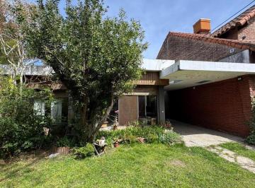 Casa · 136m² · 3 Ambientes · 1 Cochera · Venta Casa en Una Planta en Bella Vista