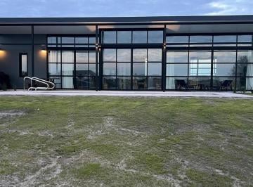 Casa · 200m² · 5 Ambientes · 2 Cocheras · Venta Excelente Casa en B°cdo Carmelo Golf