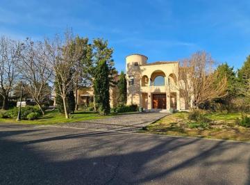Casa · 585m² · 6 Ambientes · 4 Cocheras · Venta Casa Bs As Golf Country Club, Bella Vista