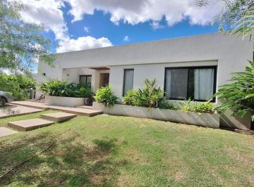 Casa · 120m² · 3 Ambientes · 2 Cocheras · Venta Muy Linda Casa Bcdo Bella Vista Chico