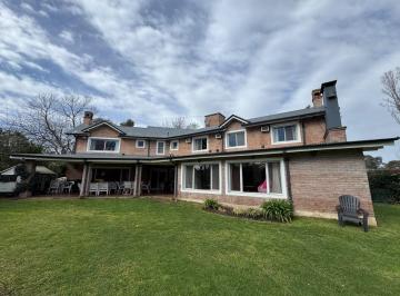 Casa · 442m² · 6 Ambientes · Venta Casa B° Cdo Las Acacias, Muñiz