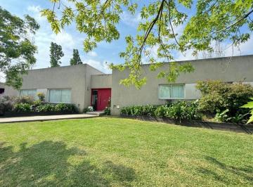 Casa · 341m² · 5 Ambientes · Venta Casa Bs As Golf Country Club, Bella Vista