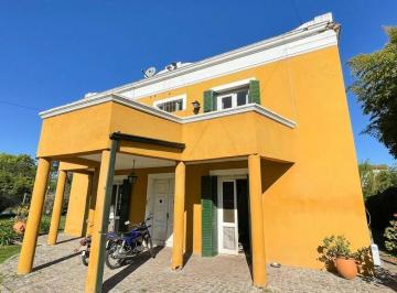 Casa · 313m² · 5 Ambientes · 2 Cocheras · Casa en Venta, 1665 m de Lote