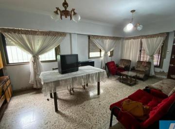 Casa · 130m² · 6 Ambientes · 3 Cocheras · Casa en 3 Plantas