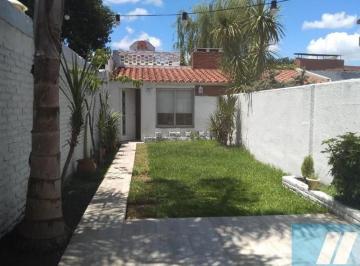 Casa · 1m² · 3 Ambientes · 1 Cochera · Venta Casa Muñiz
