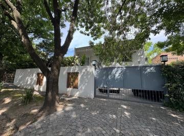 Casa · 181m² · 5 Ambientes · 2 Cocheras · Casa en Venta Barrio Las Veletas, Bella Vista