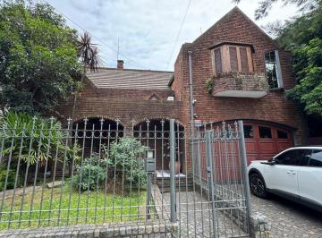 Casa · 400m² · 8 Ambientes · 1 Cochera · Venta Excelente Casa en Hurlingham