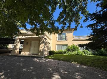 Casa · 567m² · 8 Ambientes · 6 Cocheras · Venta Excelente Casa en El Exclusivo y Prestigioso Country Club Buenos Aires Golf, Bella Vista
