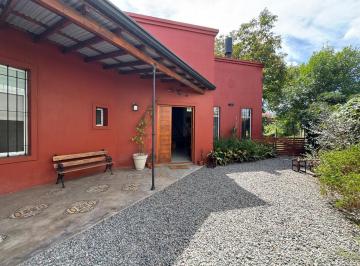 Casa · 180m² · 3 Dormitorios · 3 Cocheras · Excelente Casa en Bella Vista