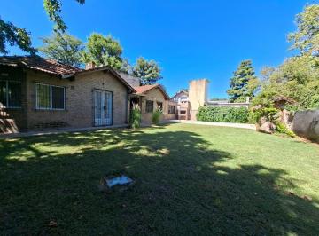 Casa · 113m² · 5 Ambientes · 1 Cochera · Casa en Una Planta en Excelente Zona en Bella Vista