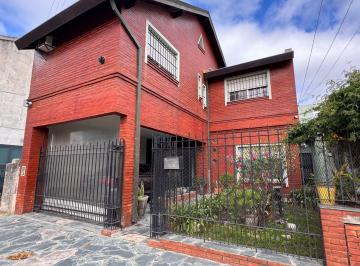 Casa · 198m² · 6 Ambientes · 1 Cochera · Casa 5 Ambientes en Bella Vista