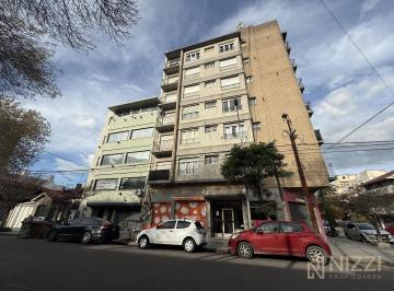 Departamento · 33m² · 2 Ambientes · 1 Cochera · 2 Amb Calle C/ Balcón y Cochera - La Perla
