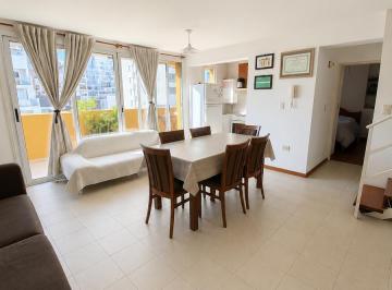 Departamento · 90m² · 6 Ambientes · Departamento en Venta Tres Dorm. Amplio Muy Bien Ubicado en Nueva Cordoba