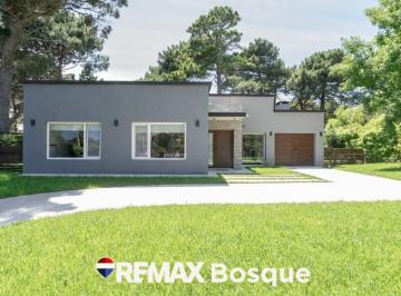 Casa · 147m² · 4 Ambientes · 1 Cochera · Casa Venta Pinamar