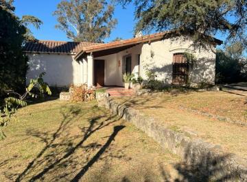 Casa · 130m² · 3 Dormitorios · 1 Cochera · Casa en Alquiler - Villa del Lago - Villa Carlos Paz