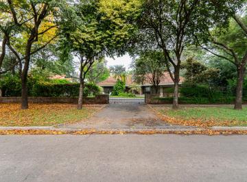 Casa · 427m² · 8 Ambientes · 3 Cocheras · Venta Casa 3 Dorm. Fisherton Resindencial