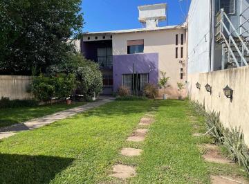 Casa · 190m² · 4 Ambientes · 1 Cochera · Casa en Gregorio de Laferrere Venta