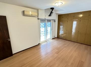 PH · 85m² · 3 Ambientes · PH en Alquiler en Valentín Alsina