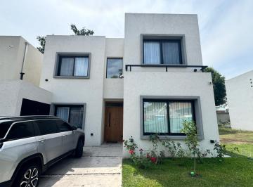 Casa · 175m² · 5 Ambientes · 1 Cochera · Venta Casa en Barrio Los Gorriones, Bella Vista