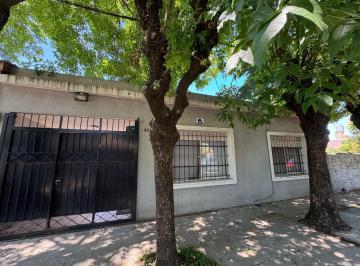 Casa · 90m² · 3 Ambientes · 2 Cocheras · Casa en Bella Vista