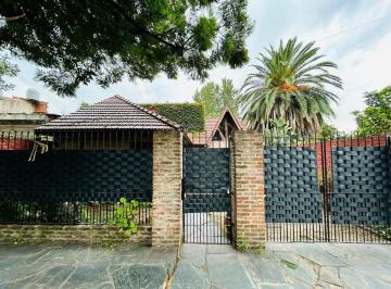Casa · 123m² · 5 Ambientes · 2 Cocheras · Casa 5 Ambientes con Amplio Jardin Venta Burzaco