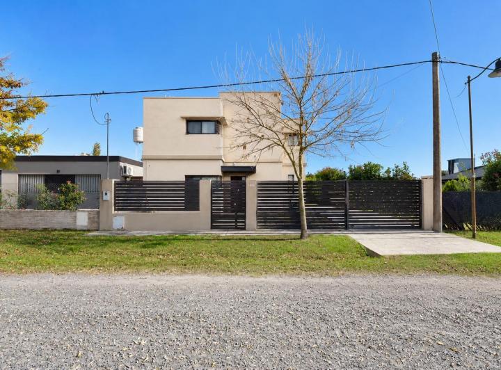 Casa · 142m² · 6 Ambientes · 1 Cochera