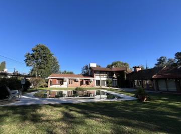 Casa · 1200m² · 4 Ambientes · Venta - Casa en Roldan