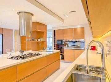 Departamento · 241m² · 6 Ambientes · 4 Cocheras · Venta Piso Exclusivo 3 / 4 Dorm. en Forum Puerto Norte