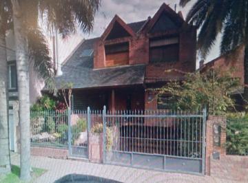 Casa · 400m² · 4 Ambientes · 1 Cochera · Casa - Ramos Mejia