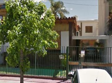 Casa · 300m² · 5 Ambientes · 1 Cochera · Casa - Ramos Mejia