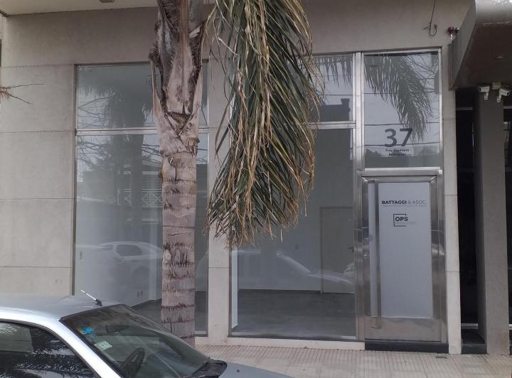 Local comercial · 38m² · 1 Cochera