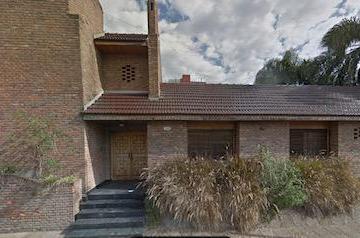 Casa · 330m² · 6 Ambientes · 5 Cocheras · Casa - Villa Sarmiento