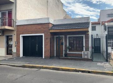 Casa · 104m² · 3 Ambientes · 1 Cochera · Casa - Ramos Mejia Sur