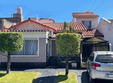 Casa · 80m² · 4 Ambientes · 1 Cochera · Casa - Ramos Mejia Sur
