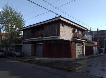 Casa · 330m² · 5 Ambientes · 2 Cocheras · Casa - Villa Sarmiento