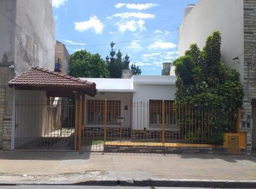 Casa · 99m² · 3 Ambientes · 1 Cochera · Venta de Casa 3 Ambientes