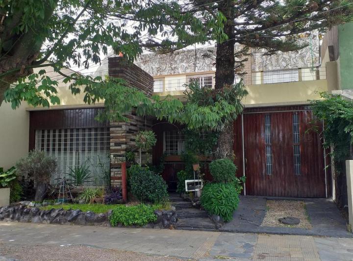 Casa · 216m² · 5 Ambientes