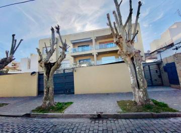 Departamento · 60m² · 2 Ambientes · 1 Cochera · Departamento en Venta 2 Amb con Terraza Propia y Cochera. Ramos Mejia