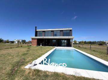 Casa · 215m² · 5 Ambientes · 2 Cocheras · Casa en Venta en El Naudir, Escobar, G. B. a. Zona Norte