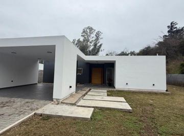 Casa · 195m² · 6 Ambientes · 2 Cocheras · Vendo Casa en Planta Baja - 3 Dor (1 Suite), Coch Doble, Nueva Casi a Estrenar!