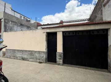 Casa de 4 ambientes, Mataderos · Casa Sobre Lote Propio