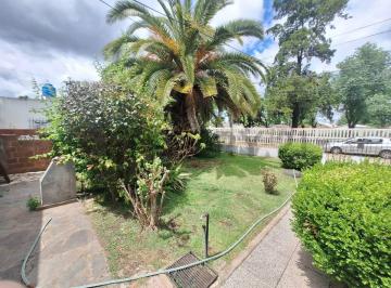 Casa · 115m² · 5 Ambientes · 3 Cocheras · Casa en Venta en Garin