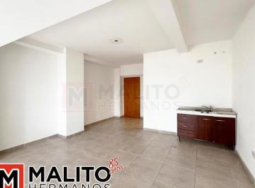 Oficina comercial · 42m² · 2 Ambientes · Alquiler - Amplia Oficina en Parque Avellaneda